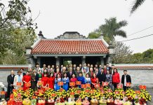 XUÂN VỀ TRÊN ĐẤT TỔ