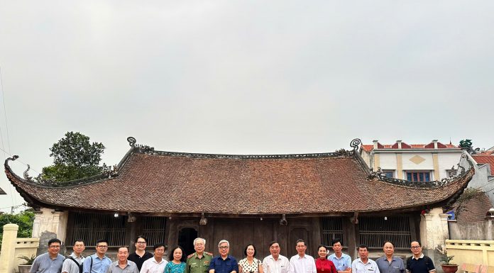 Đoàn biên soạn lịch sử dòng họ Vũ – Võ Việt Nam làm việc tại Hải Dương